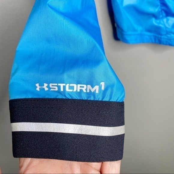 Under Armour Hooded Running Jacket Blue Medium - Picture 3 of 7